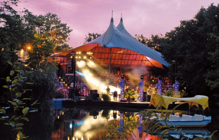 Am gestrigen Samstag ist eine weitere Spielzeit des Seebühnenzaubers im Mannheimer Luisenpark zu Ende gegangen