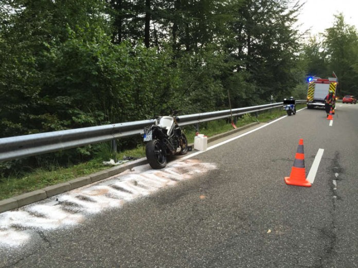 Ein leichtverletzter und ein Totalschaden, dass ist die Bilanz eines Motorradunfalls auf der L 499 bei Johanniskreuz