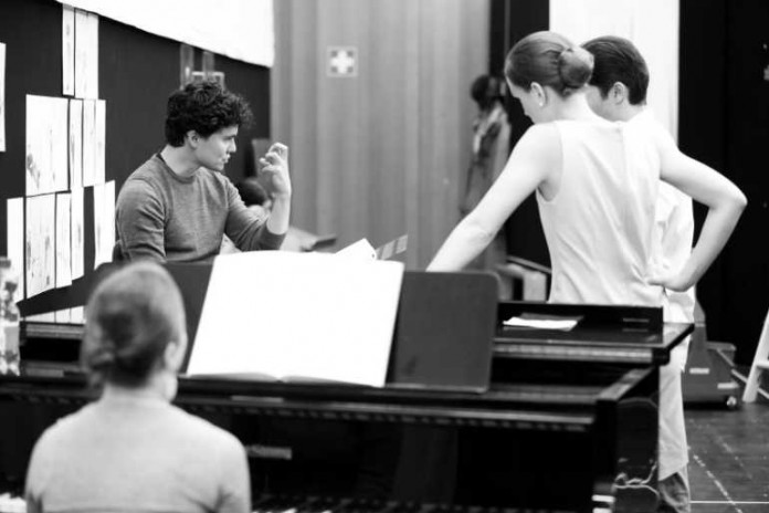 Neuer Generalmusikdirektor Elias Grandy gibt sein Heidelberg-Debut mit 1. Premiere in der Spielzeit 2015/16