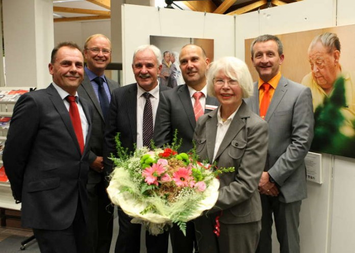 Kreissparkassen-Filiale Landstuhl zeigt Fotos von dementen Menschen