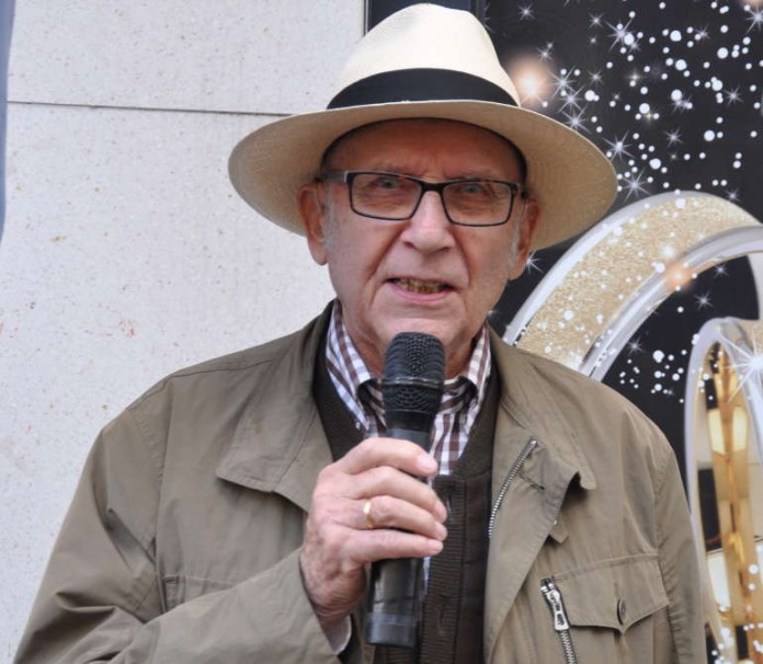 Helmut Heimrich würzte seinen kurzweiligen Vortrag mit Witz und vielen Anekdoten