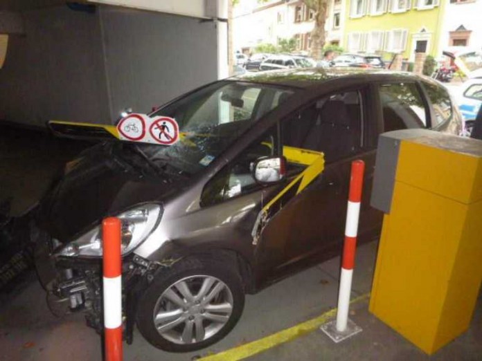 Unfall im Parkhaus