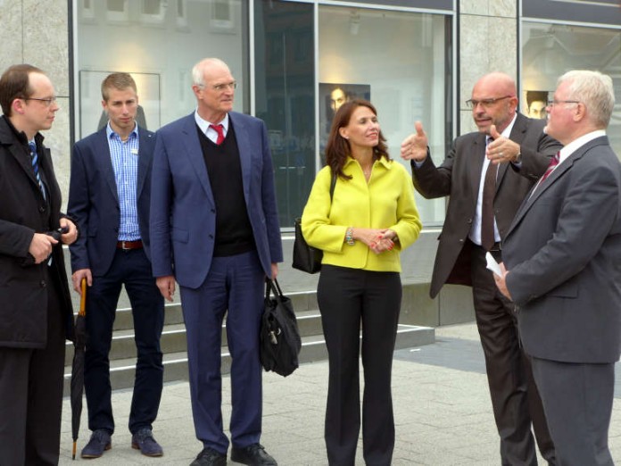 Staatssekretärin Schwarzelühr-Sutter besichtigte in Weinheim umgesetzte und aktuelle Stadtsanierungen