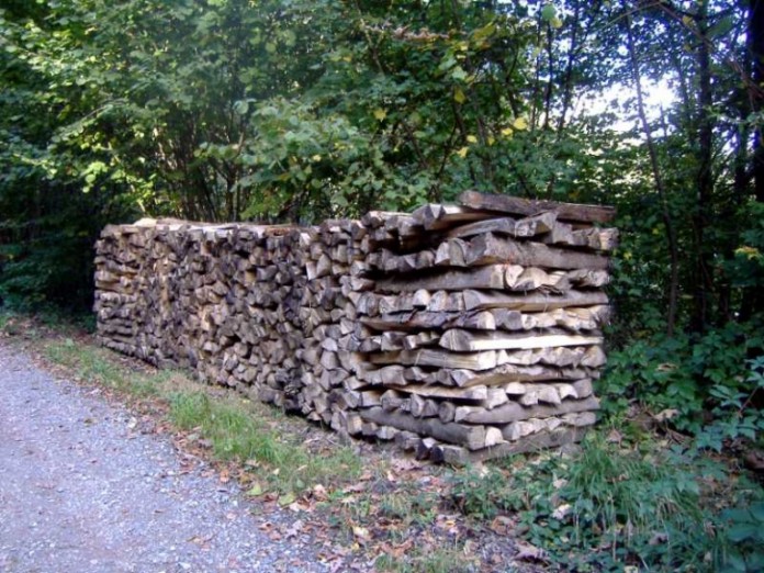 Holz zum Heizen ist weiterhin beliebt