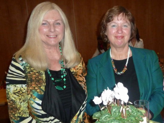 v.l.n.r. Elvira Schlosser, Gleichstellungsbeauftragte des Landkreises Kaiserslautern und Prof. Dr. Ute Klammer
