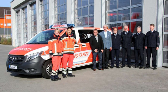 Dr. Caroline Graevinghoff, Rettungsassistent Andreas Faller, Dr. Alexander Buia, Prof. Dr. Joachim Bargon, Andreas Bonello, Norbert Schmitt, Mathias Reusch und Gernold Leinberger