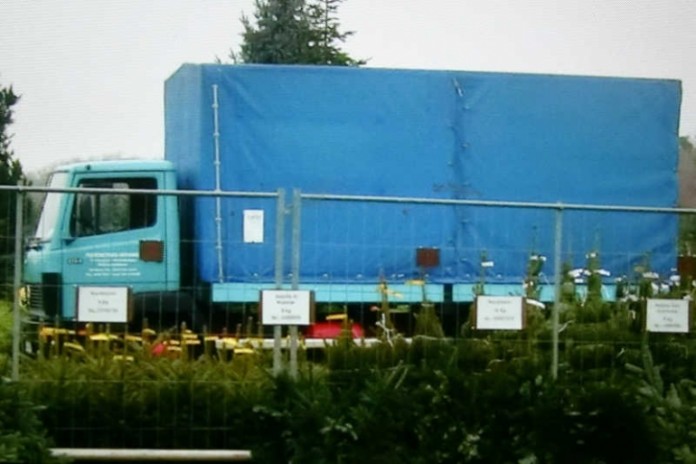 Wer kann Hiweise zum Verbleib dieses LKW machen oder kann Angaben zu den Tätern geben?