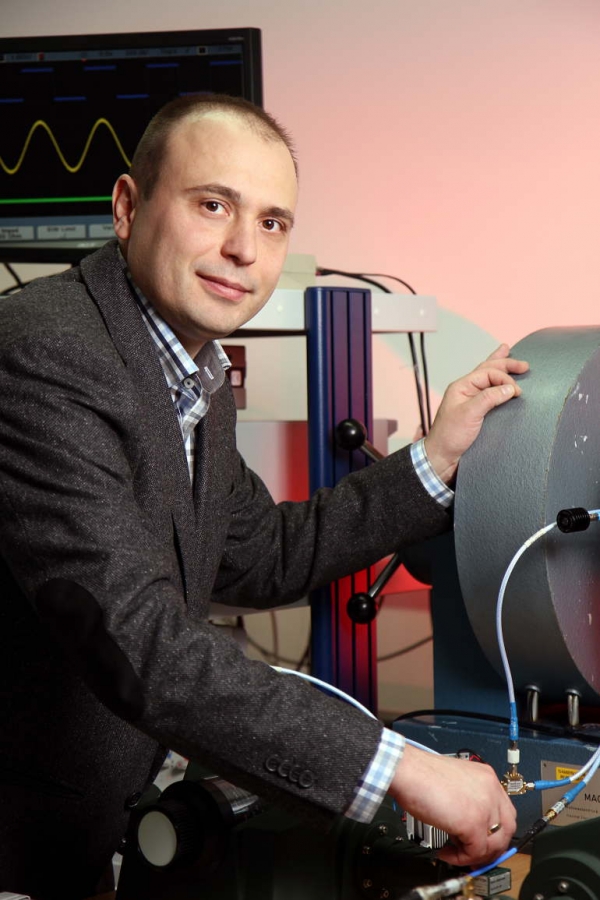 Dr. Andrii Chumak