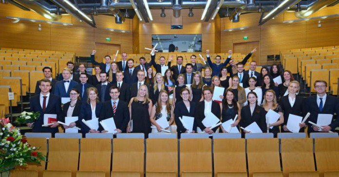 Absolventinnen und Absolventen des Studiengangs Zahnmedizin