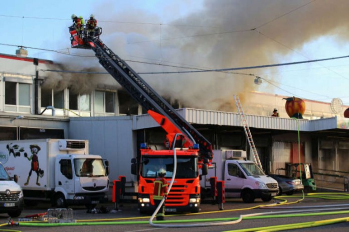 Die Feuerwehr war mit einem Großaufgebot vor Ort