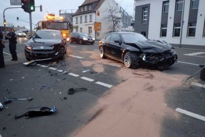 Beim Abbiegen nicht auf den Verkehr geachtet