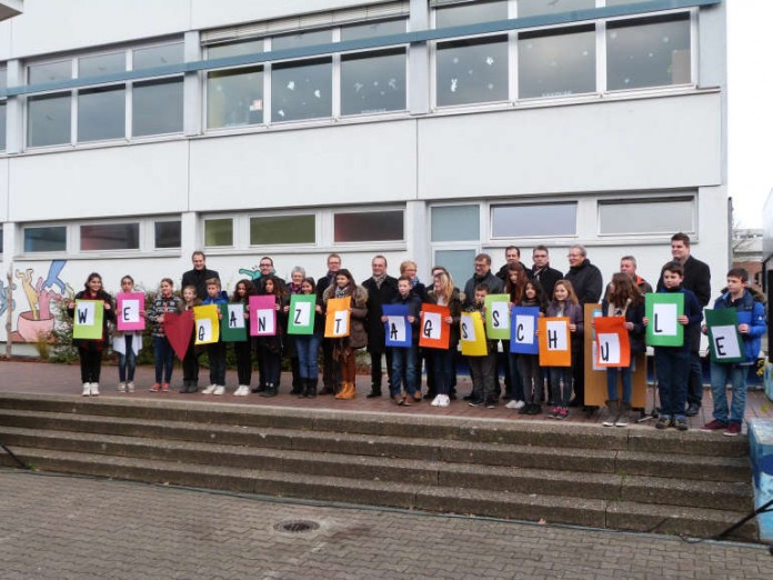 Die Grundschul-Turnhalle wird zur Mensa