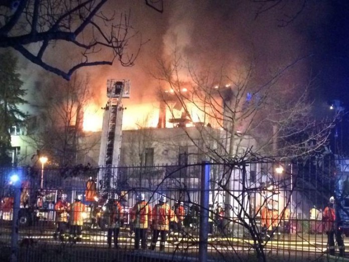 Das Gebäude stand im Vollbrand