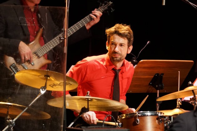 Schlagzeuger Mischa Becker (Foto: Holger Knecht)