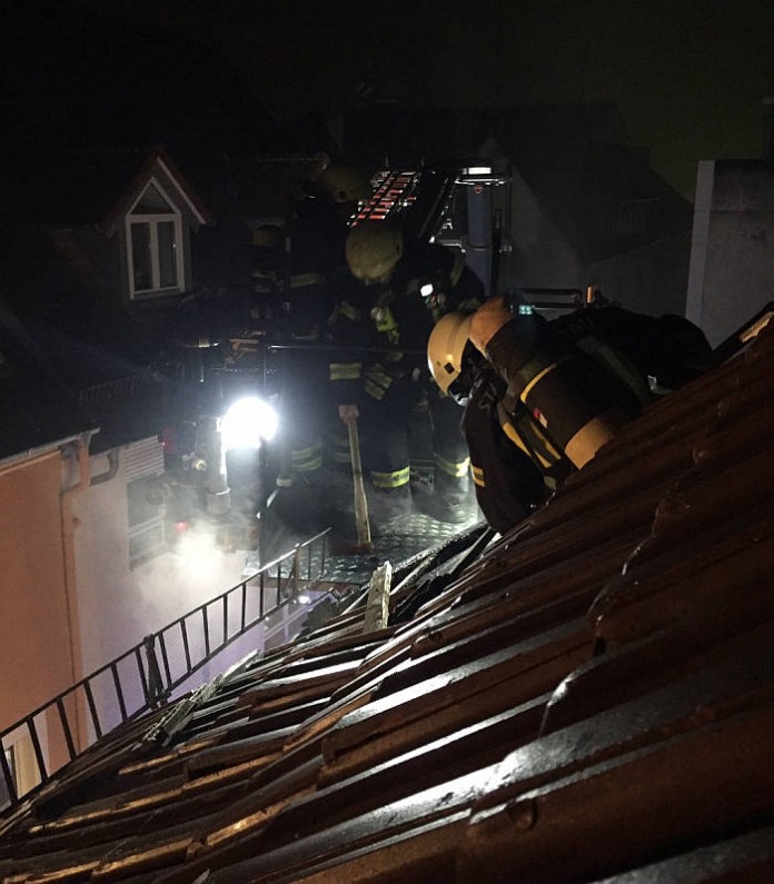 Die Feuerwehr löschte das Feuer ab