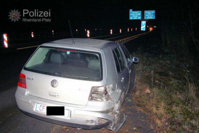 Wer war Zeuge dieses Unfalles oder hat den Unfallfahrer eventuell mitgenommen oder erste Hilfe geleistet?
