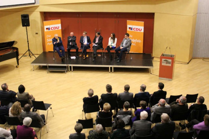 v.l.: Dr. Heiner Geißler, Manfred Kramer, Dr. Thomas Gebhart, Martin Brandl, Julia Zöller und Gregory Meyer