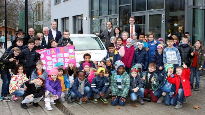 Übergabe eines VRmobils an die LUKAS-Schule in Ludwigshafen