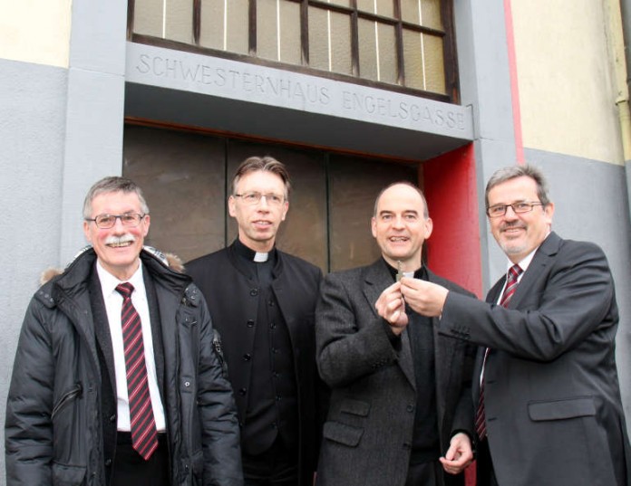 v.l.: Domkapitular Karl-Ludwig Hundemer, Domkapitular Peter Schappert, Generalvikar Dr. Franz Jung und Oberbürgermeister Hansjörg Eger