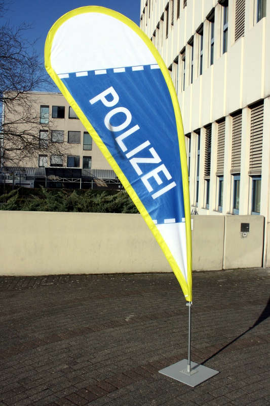 Polizeibanner an Polizeipunkten