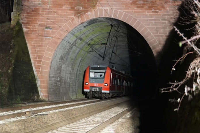 Im Zug entstand ein Schmorbrand, die Fahrgäste wurden evakuiert