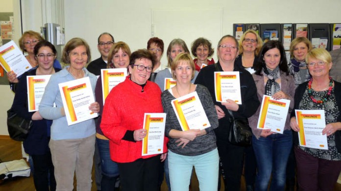 Die Kinderbeauftragten mit ihren Urkunden