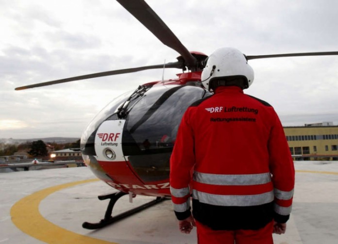 EC 135 auf Klinikdach