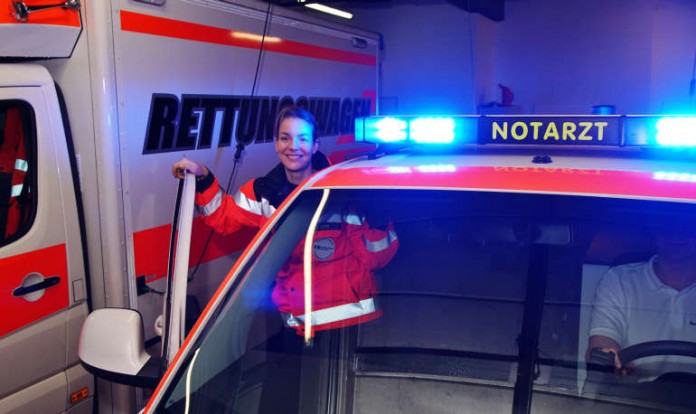 Julia Götz ist eine von derzeit acht Ärztinnen und Ärzten des Kreiskrankenhauses Bergstraße, die seit kurzem das Notärzteteam an der Bergstraße und im Ried verstärken