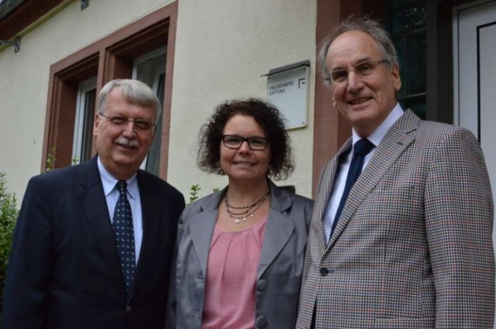 v.l.: Prof. Dr. Hansjörg Weitbrecht, Sabine Beckenbach und Dr.-Ing. Rainer Kuntz