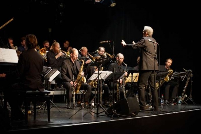 Die Kicks'n Sticks Big Band mit Special Guest Ralf Hesse