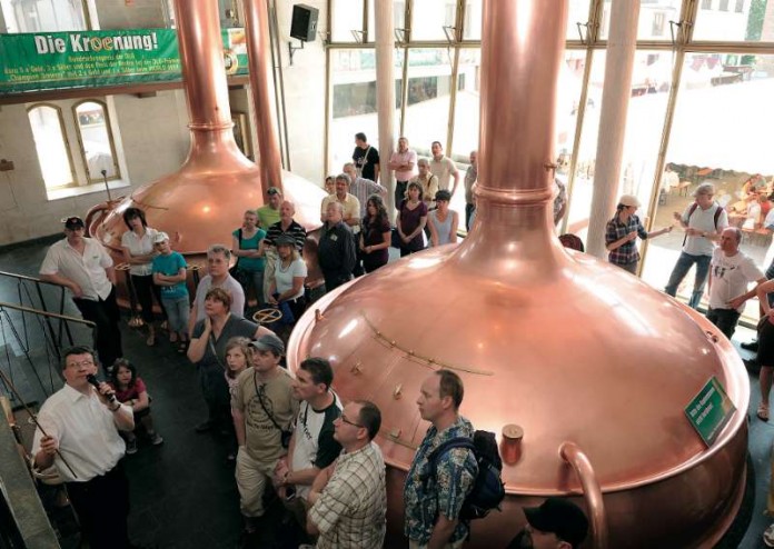 Bierkessel der Karlsruher Brauerrei während einer Führung