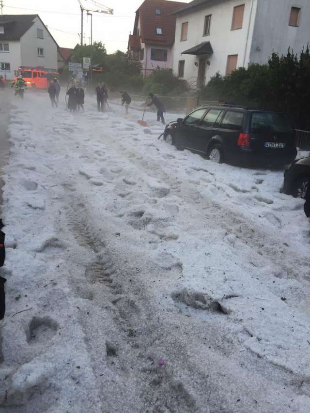Wiesbaden Unwetter Hagel Gewitter Medenbach Feuerwehr