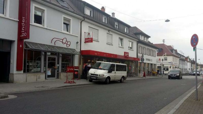 go Die Edigheimer Straße in Oppau - Ort des Geschehens