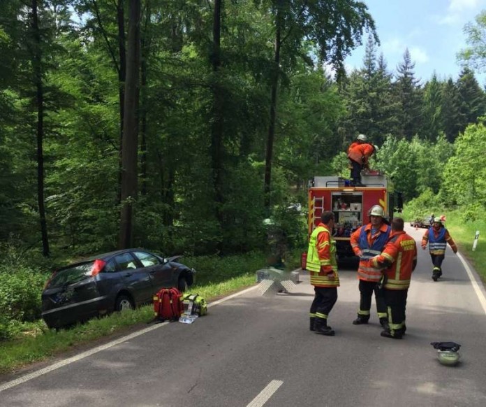 Karlsruhe Malsch Verkehrsunfall Feuerwehr Polizei DRK