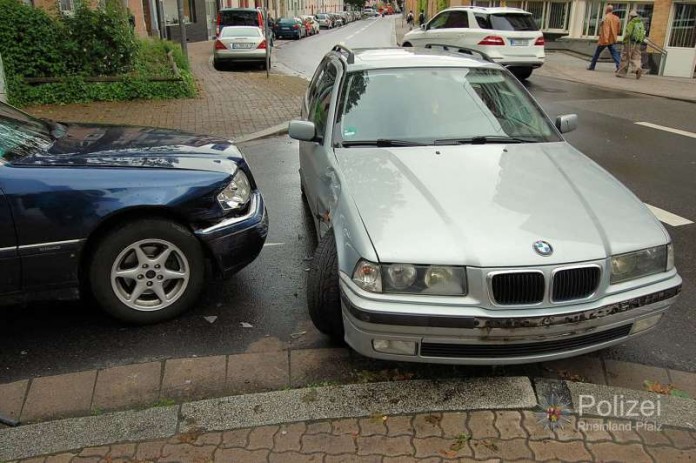 Kaiserslautern Hellmut-Hartert-Straße Verkehrsunfall VU