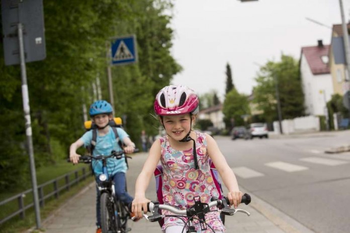 Der ADAC rät, beim Radfahren immer einen Helm zu tragen