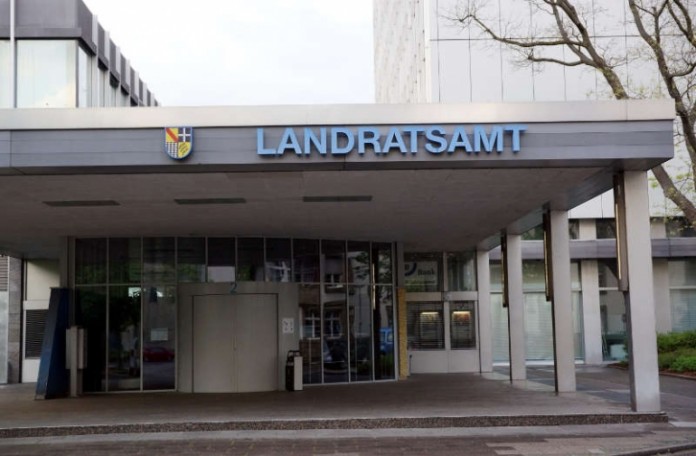Das Landratsamt in Karlsruhe (Foto: Holger Knecht)