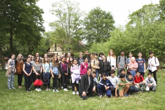 Alle Schüler und Betreuer der Wormser Pfrimmtal Realschule Plus und des Rudi-Stefan-Gymnasiums genossen Ihren Ausflug in den Tiergarten und verbrachten dort einen entspannten und kurzweiligen Vormittag