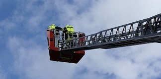 Symbolbild, Feuerwehr, Drehleiter, Einsatz