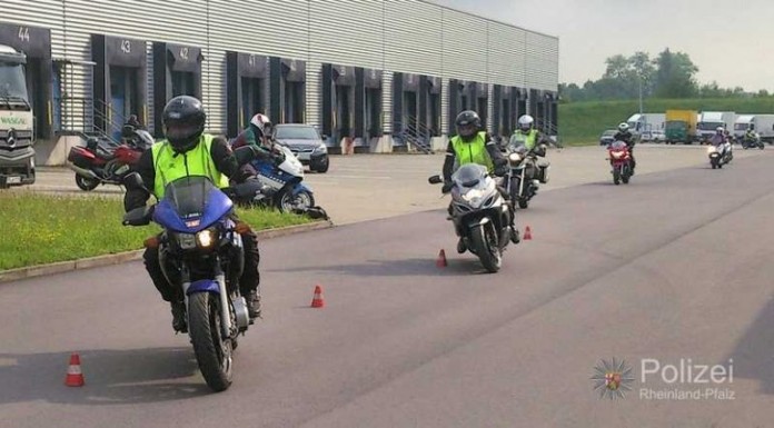 Sicherheitstraining für Motorradfahrer im Rahmen des Biker-Startups in Pirmasens