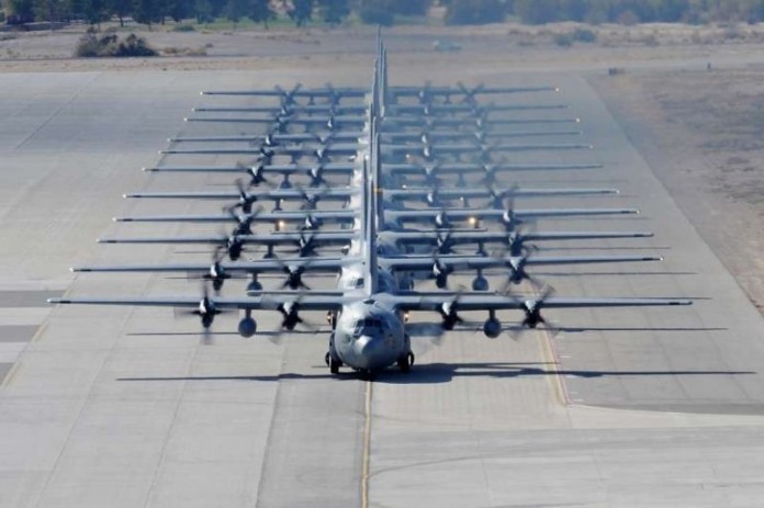 Militärflugzeuge (Symbolbild)
