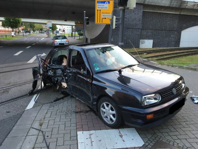 Ludwigshafen Wittelsbachplatz VU Schwerer Verkehrsunfall am Südwestknoten (Foto: Polizei)