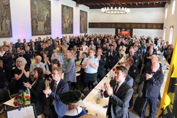 Kreisfeuerwehrtag 2016 lockt viele Besucher und Gäste nach Annweiler