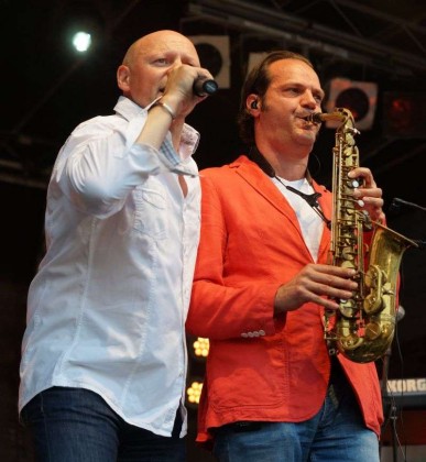 Jürgen Mayer mit Saxophonist Marco Vincenzi (Foto: Holger Knecht)