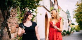 SÜW e.V. - Weinprinzessinnen der Südlichen Weinstrasse 2015/2016