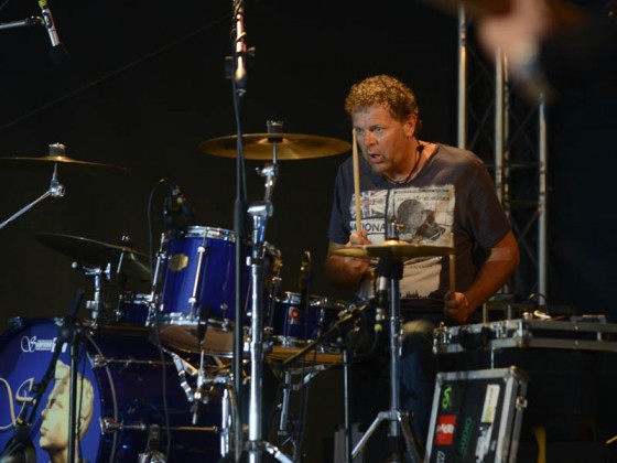 Drummer Peter Müller (Foto: Helmut Dell)