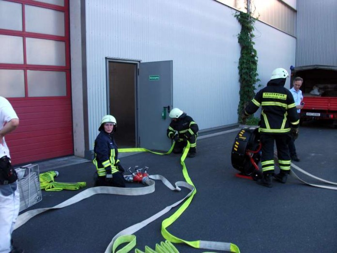 Die Feuerwehr Bad Kreuznach übte auf dem Firmengelände (Foto: Feuerwehr Bad Kreuznach)