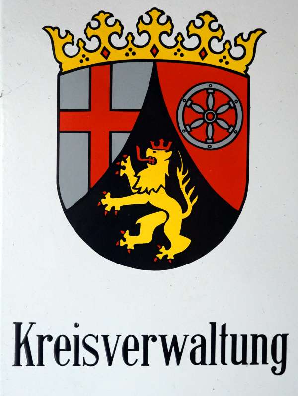 Kreisverwaltung Symbolbild Schild