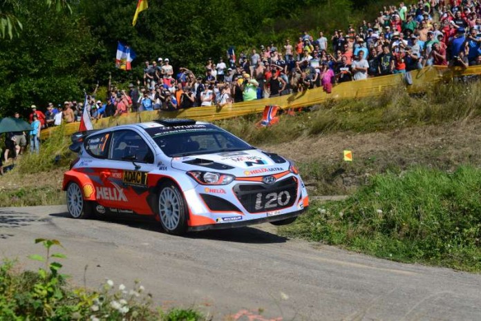 Teamwork nicht nur bei den WRC-Stars (Foto: ADAC Rallye Deutschland)