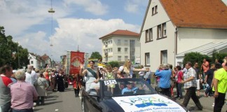 Tabakkönigin Eva aus Hatzenbühl, Pfefferminzprinzessin Eva aus Freisbach und die Nachwuchsprinzessin Emina (Foto: Kreisverwaltung Germersheim)